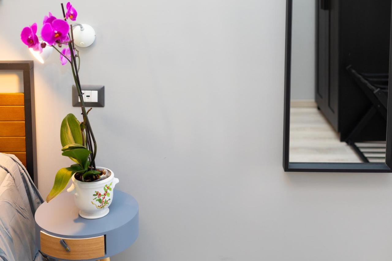 Апартаменти Loft85 - Self Check-In Centro! Мессіна Екстер'єр фото
